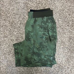 Men’s Lululemon License to Train Linerless Short